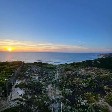 Nazare Uninterrupted Views And Sounds Of The Sea Apartmán *